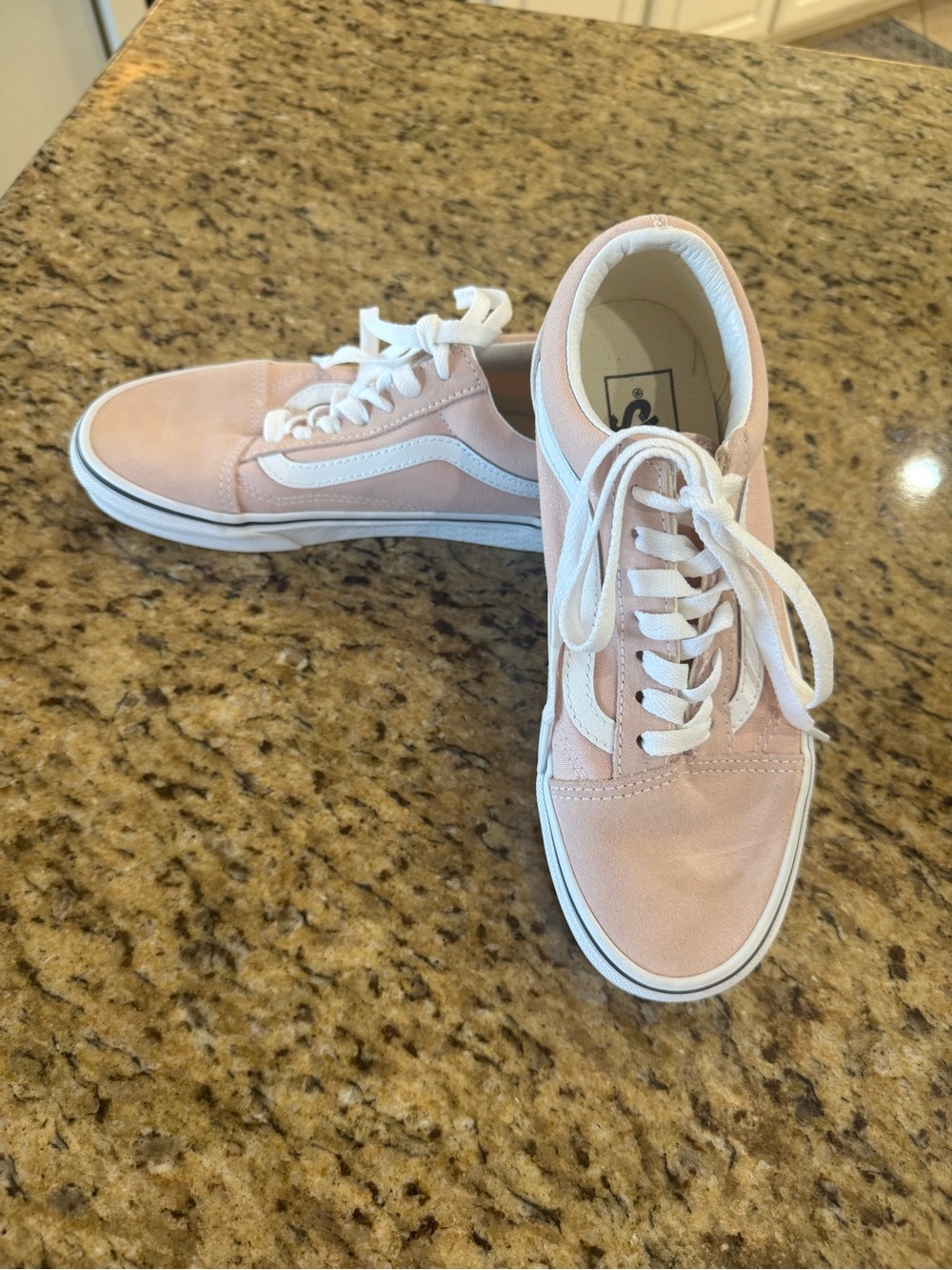 Vans Low-Top Old Skool Sneakers in Light Pink and White